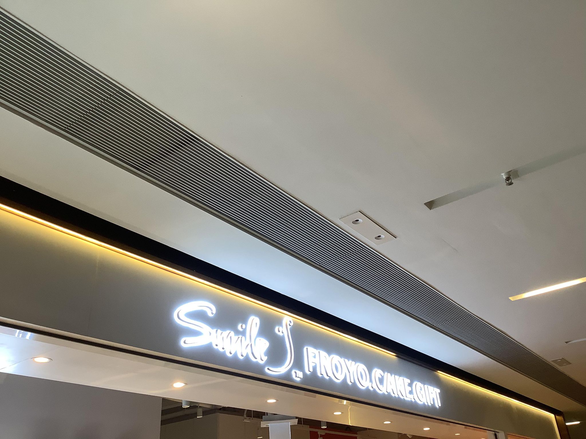 推介: Smile - Froyo . Cake . Gift (AIRSIDE)